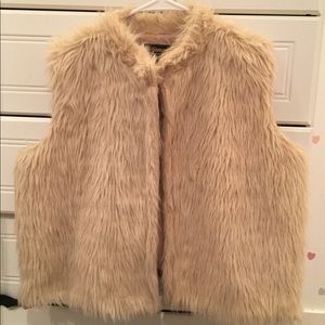 Faux fur vest. Size small